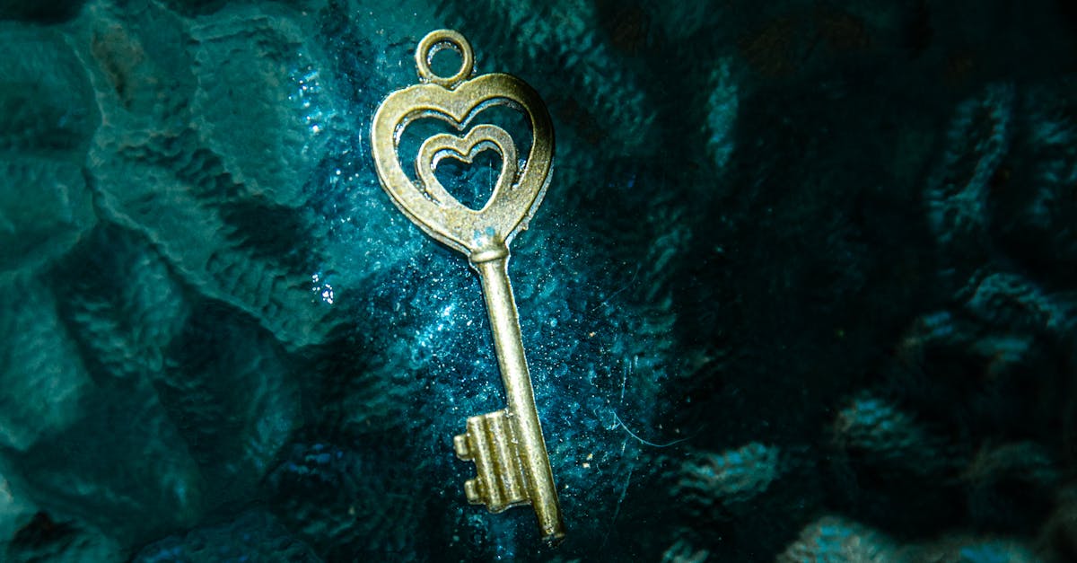 Does Lowes do key duplication?